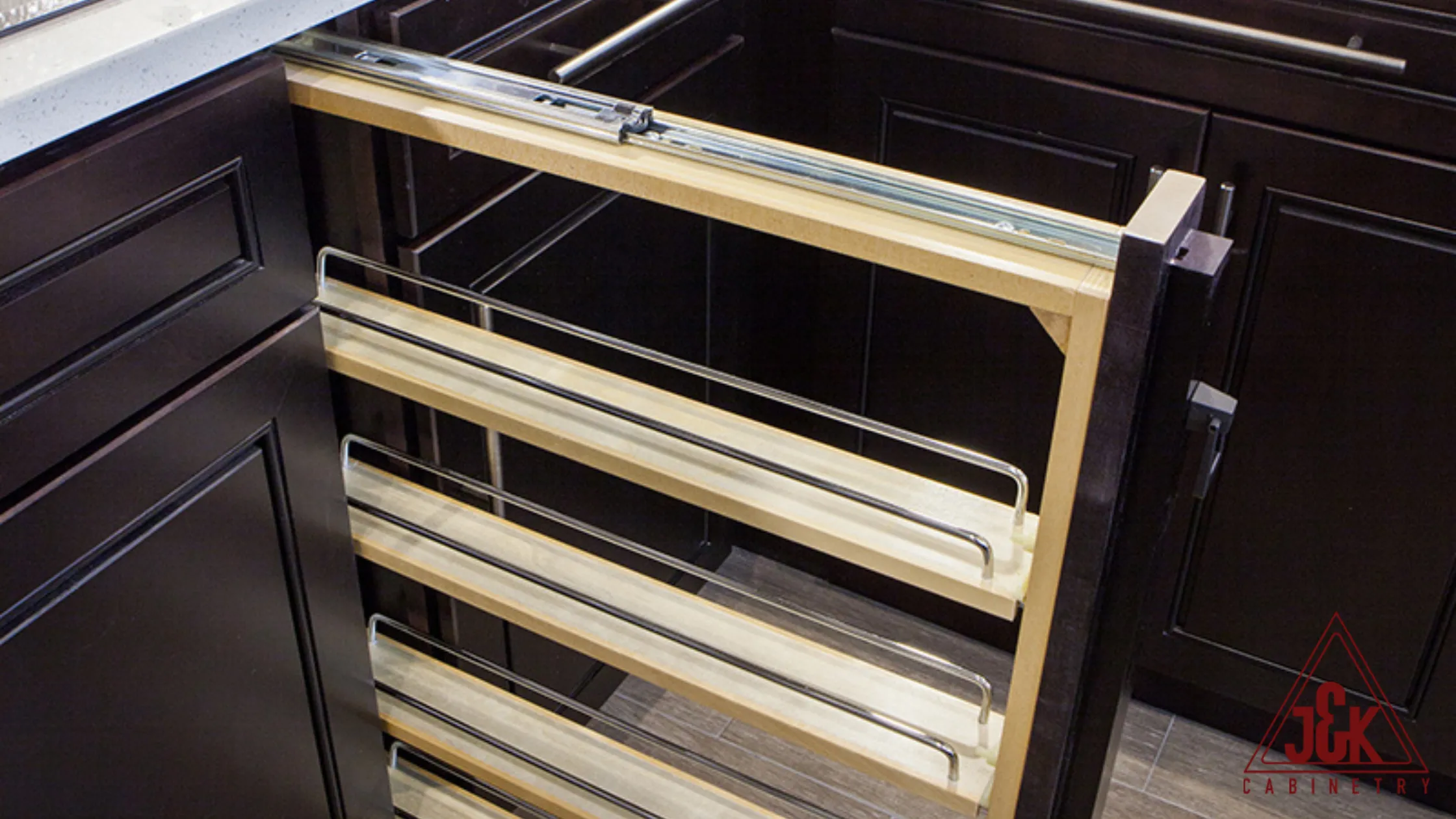 Maximizing Space with Drawer Organizers for RTA